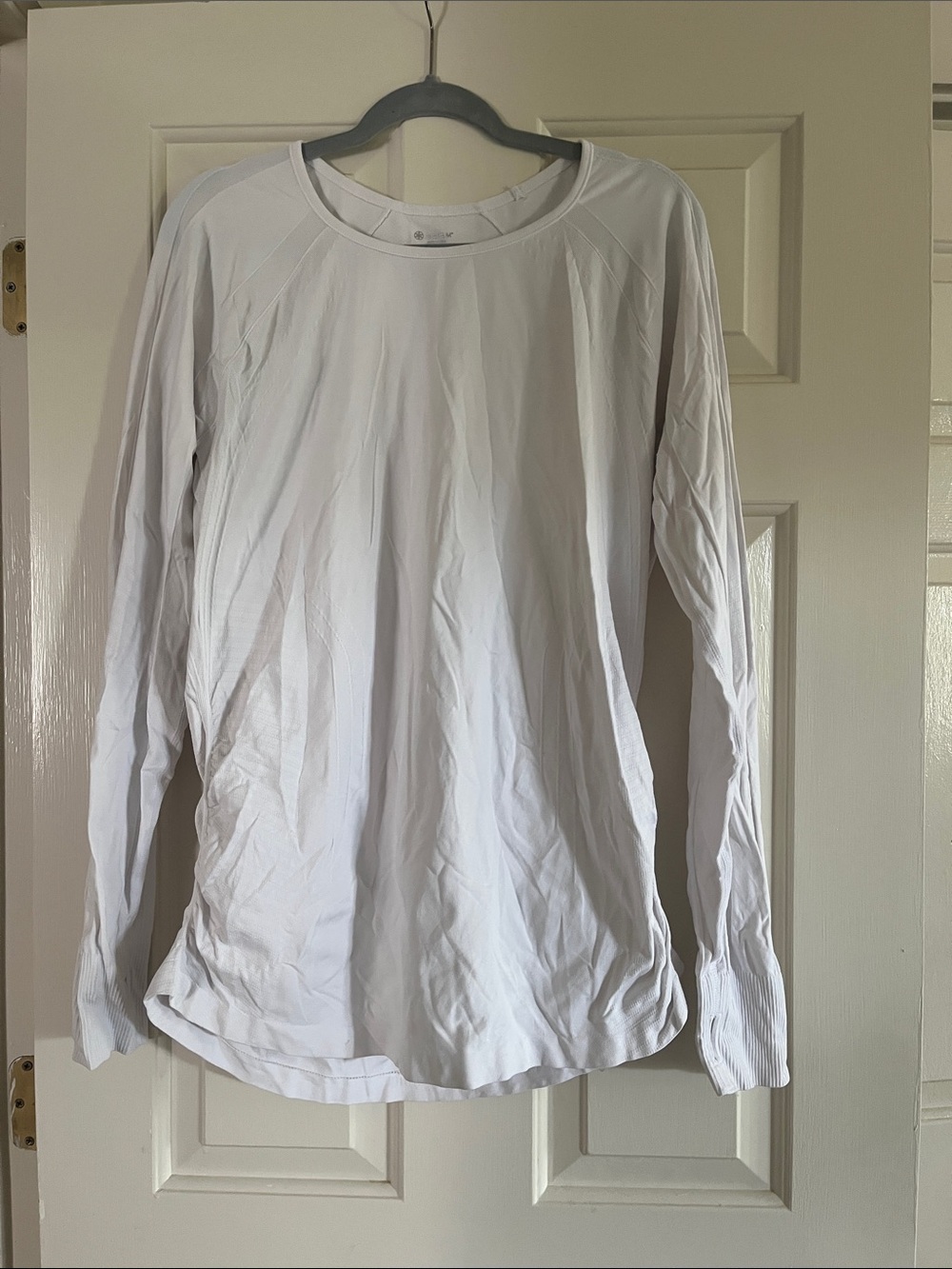 GAIAM Women's Light white Long-Sleeve Performance Top